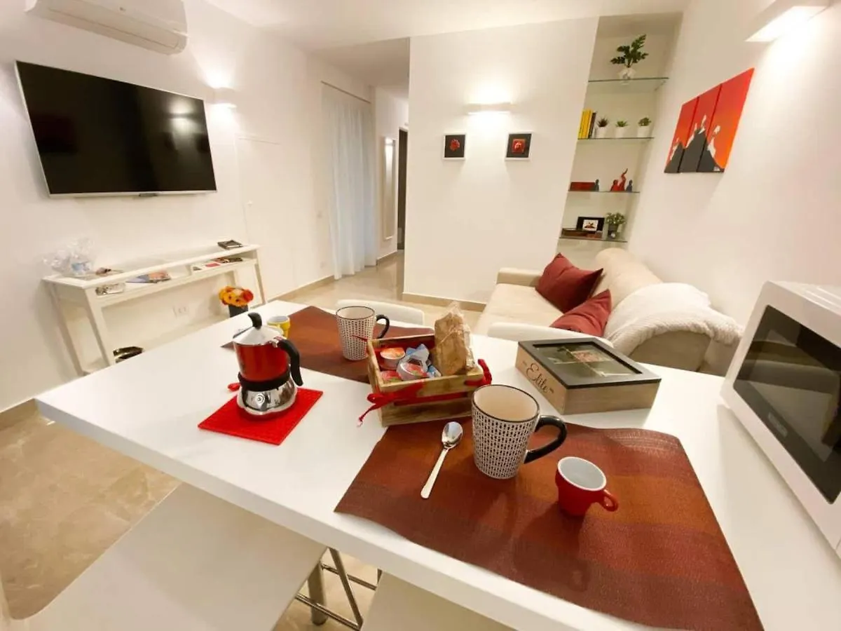 Rosso Partenopeo Suite Naples Italy