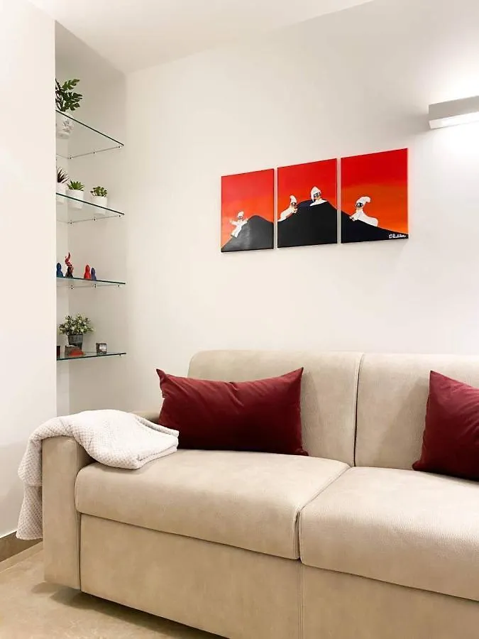 Rosso Partenopeo Suite Naples